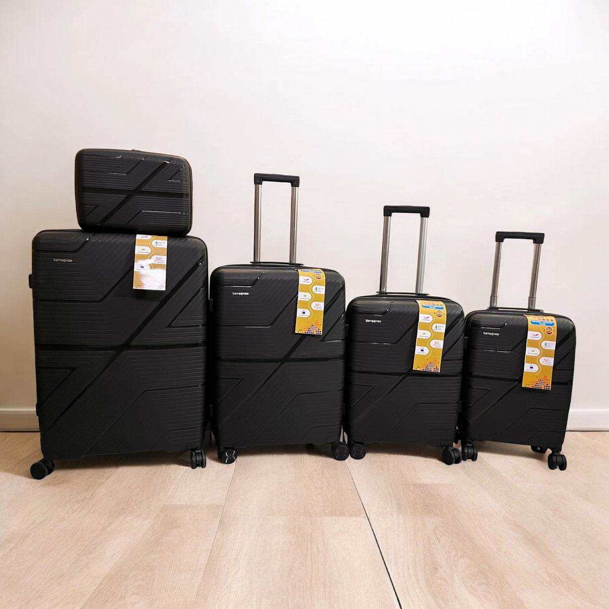 Samsonit Black Travel Luggage Suitcase